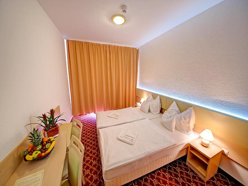 Két Korona Conference and Wellness Hotel image