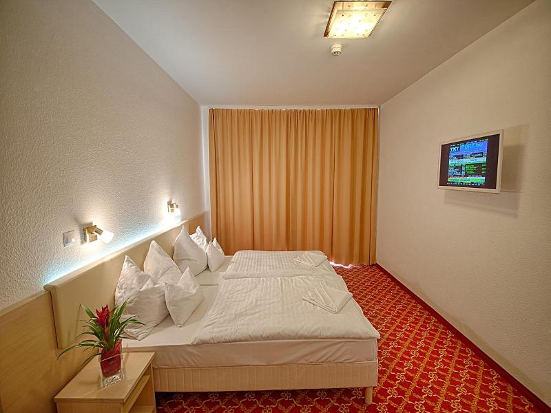 Két Korona Conference and Wellness Hotel image