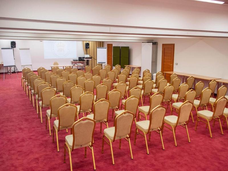 Két Korona Conference and Wellness Hotel image