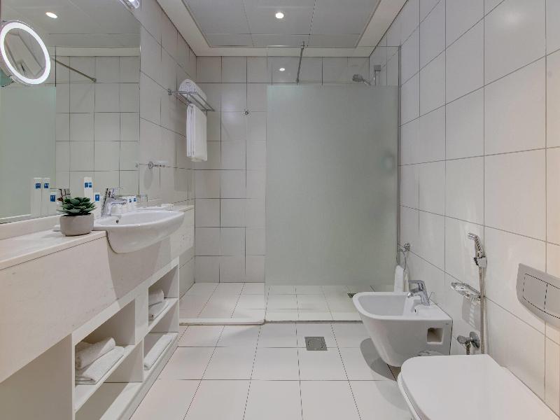 Tryp By Wyndham Abu Dhabi City Centre image