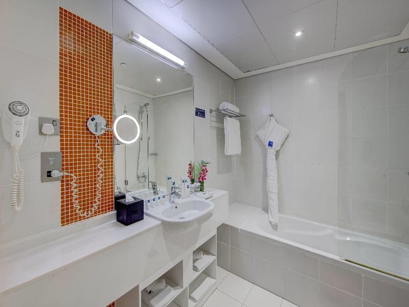 Tryp By Wyndham Abu Dhabi City Centre image