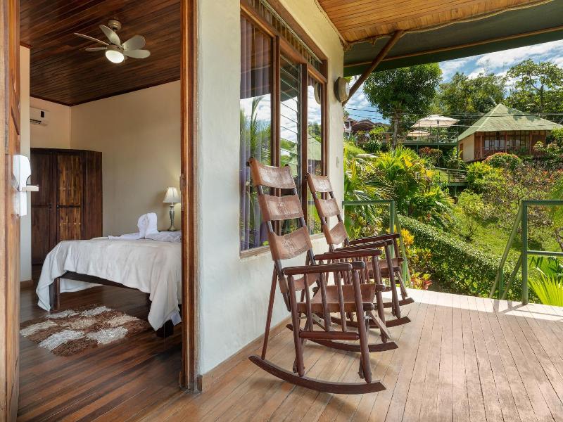 Tabulia Tree Hotel & Villas image
