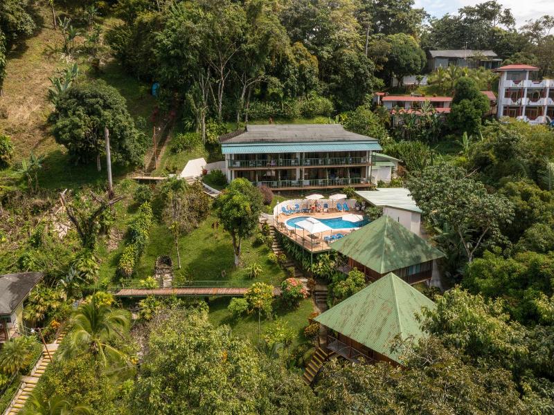Tabulia Tree Hotel & Villas image
