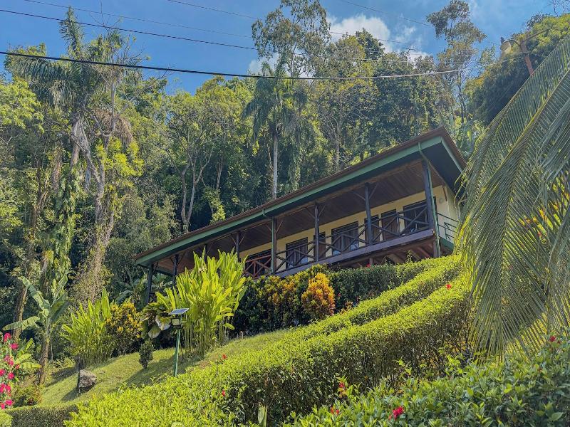 Tabulia Tree Hotel & Villas image