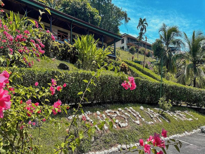 Tabulia Tree Hotel & Villas image