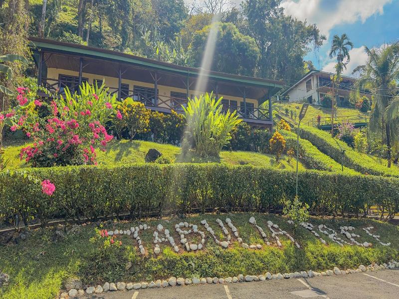 Tabulia Tree Hotel & Villas image