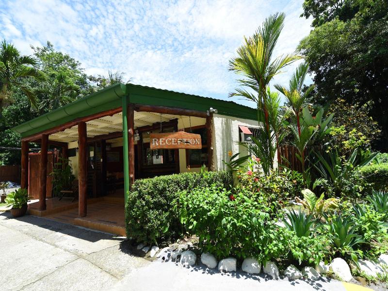 Tabulia Tree Hotel & Villas image