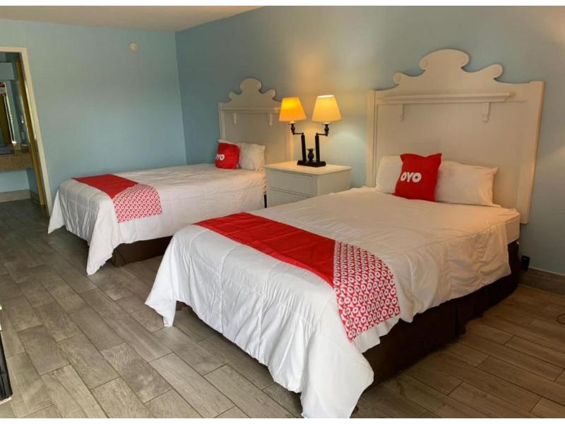 OYO Hotel Dundee By Crystal Lake image