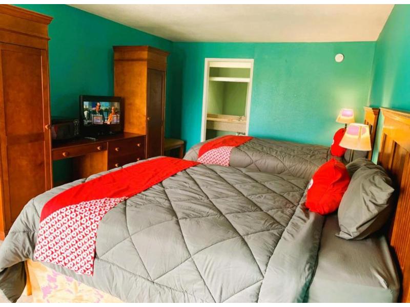 OYO Hotel Dundee By Crystal Lake image