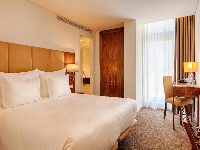 Premium Porto Downtown image