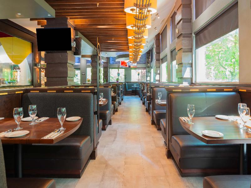 Sandman Signature Surrey-Guilford Suites image