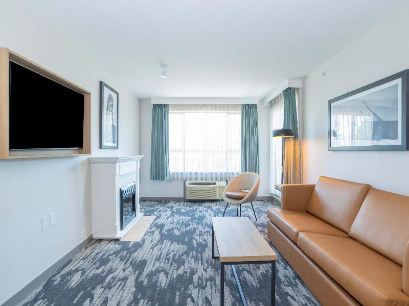 Sandman Signature Surrey-Guilford Suites image