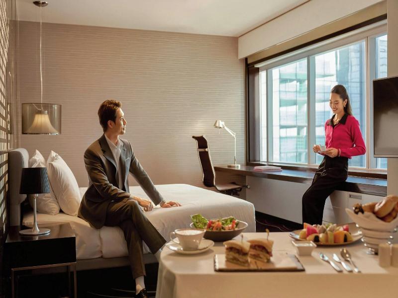 Le Meridien Saigon image