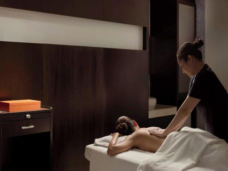 Le Meridien Saigon image