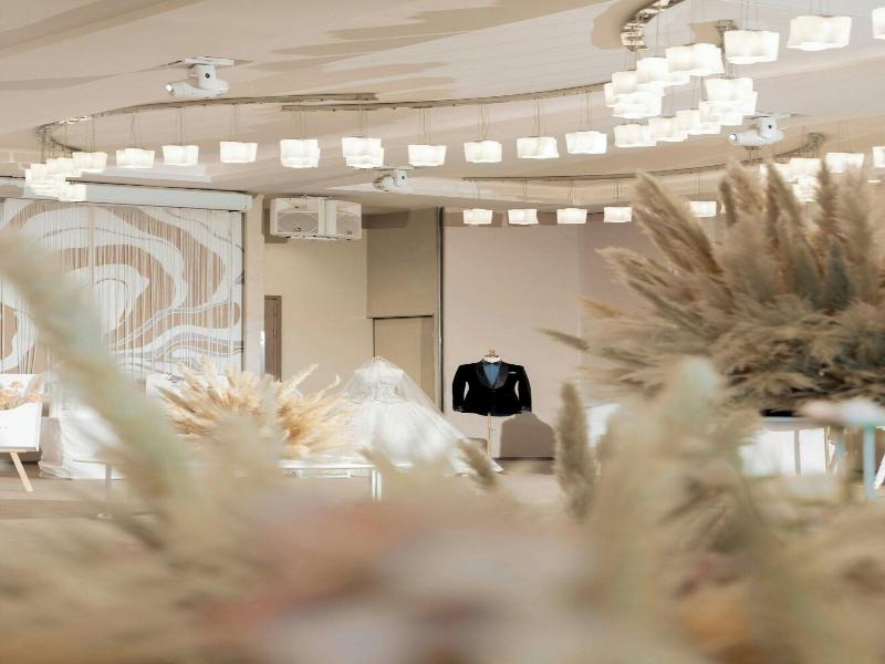 Le Meridien Saigon image
