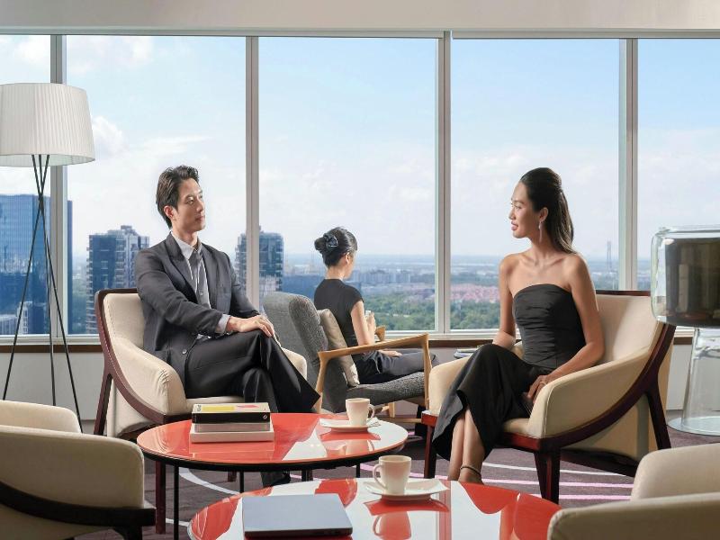 Le Meridien Saigon image