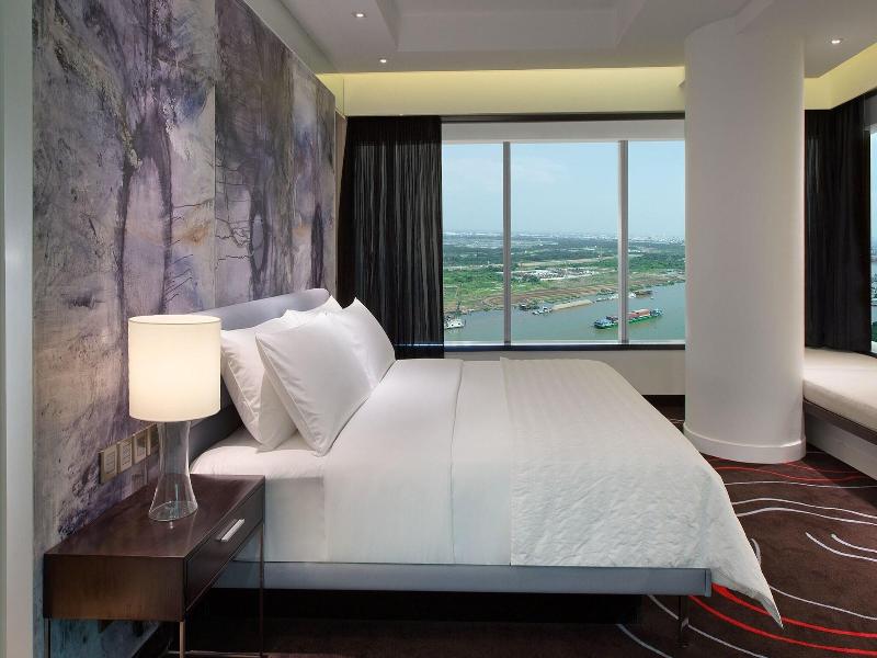 Le Meridien Saigon image