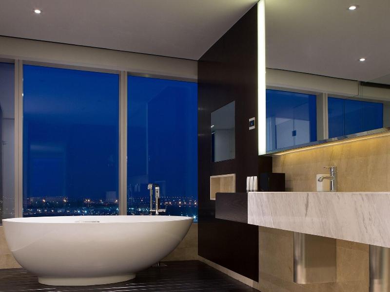 Le Meridien Saigon image