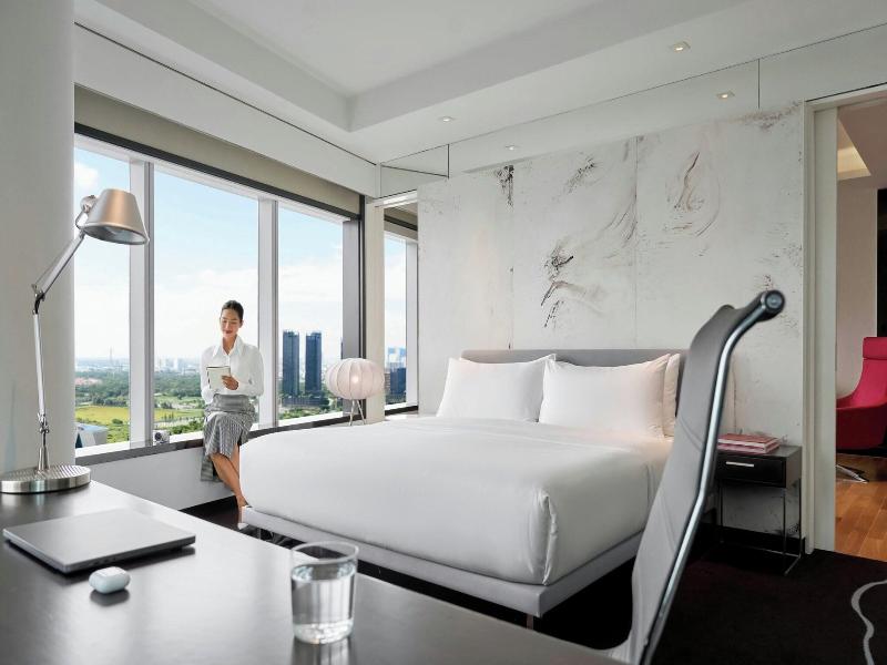 Le Meridien Saigon image