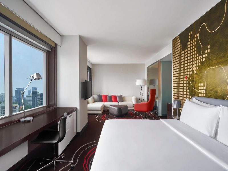 Le Meridien Saigon image