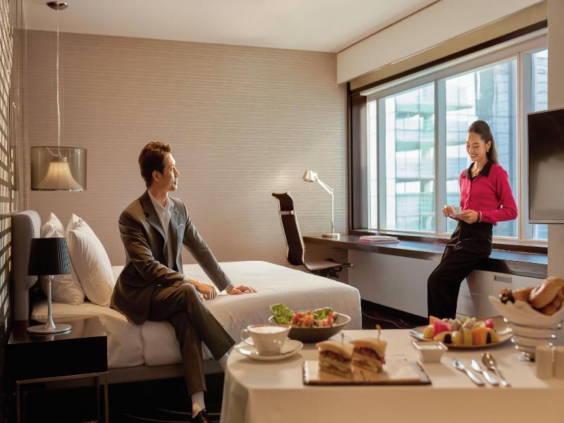 Le Meridien Saigon image