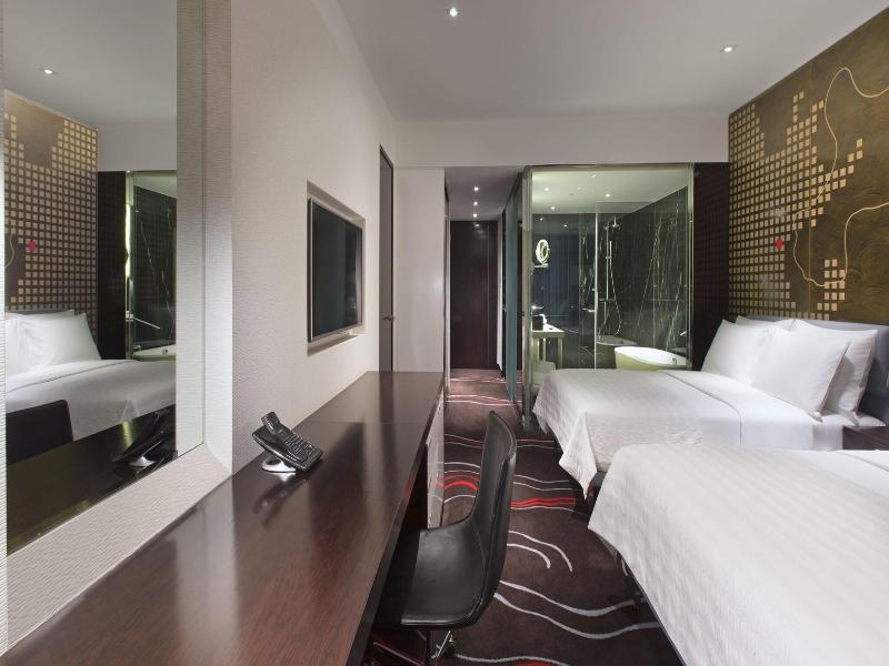 Le Meridien Saigon image