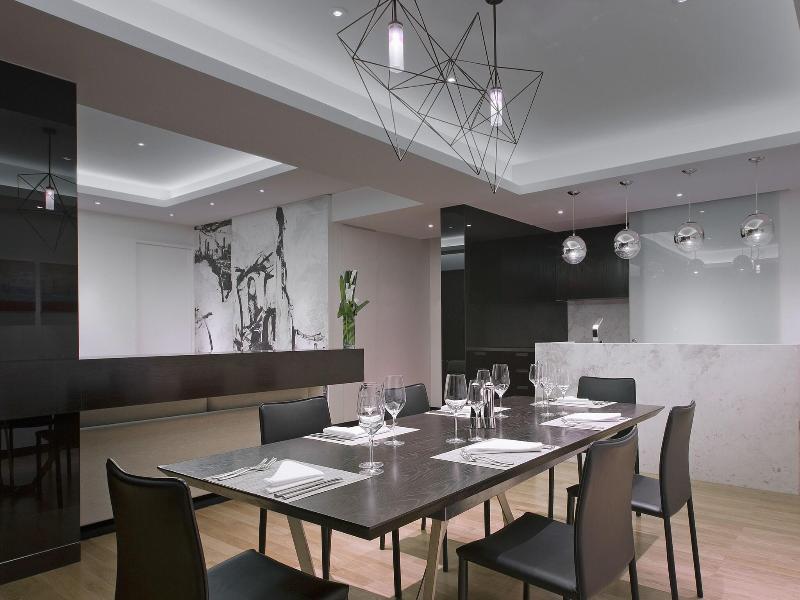 Le Meridien Saigon image