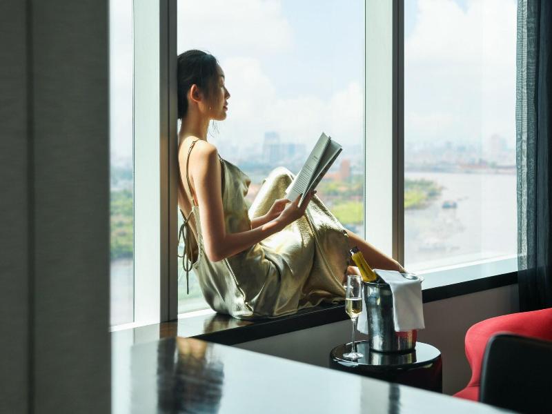 Le Meridien Saigon image