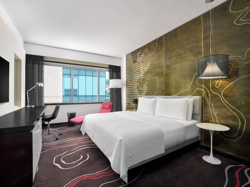 Le Meridien Saigon image