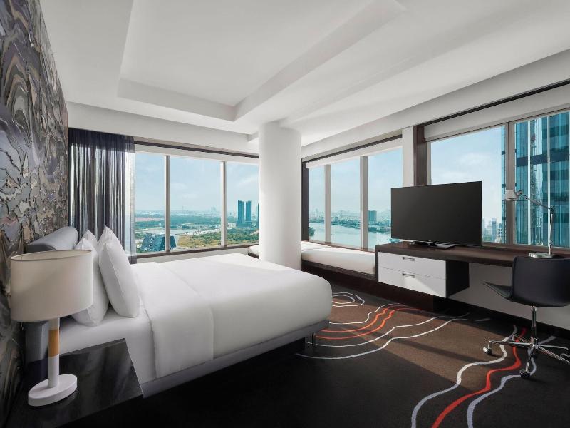Le Meridien Saigon image