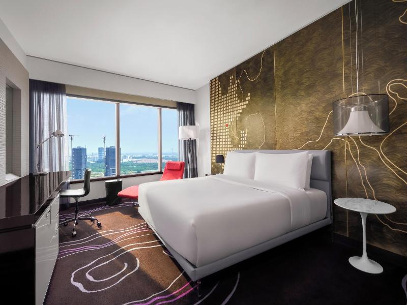 Le Meridien Saigon image