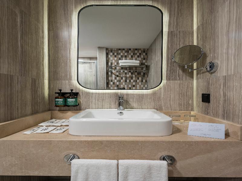 Crowne Plaza Istanbul - West image