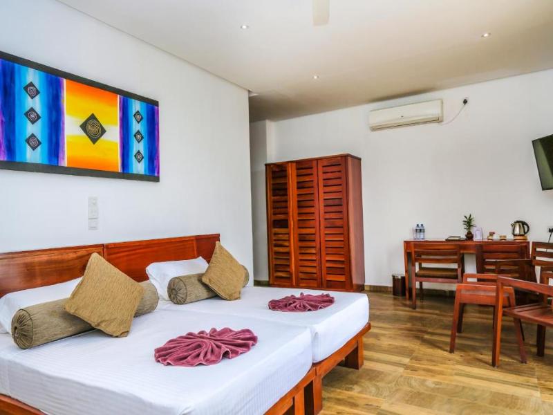 Oak Ray Regency Hotel image