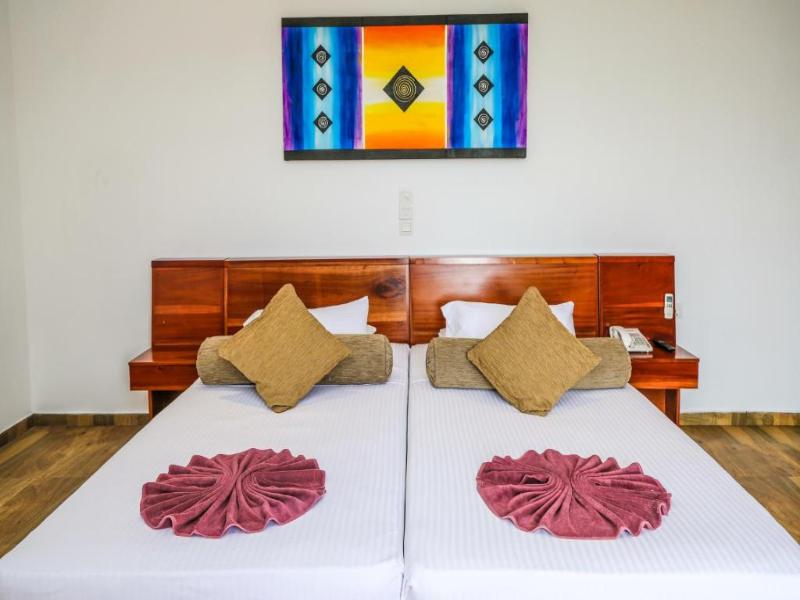 Oak Ray Regency Hotel image