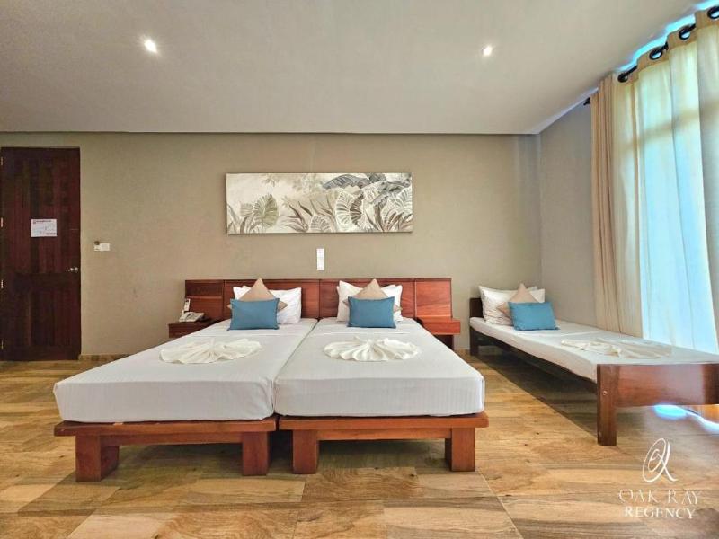 Oak Ray Regency Hotel image