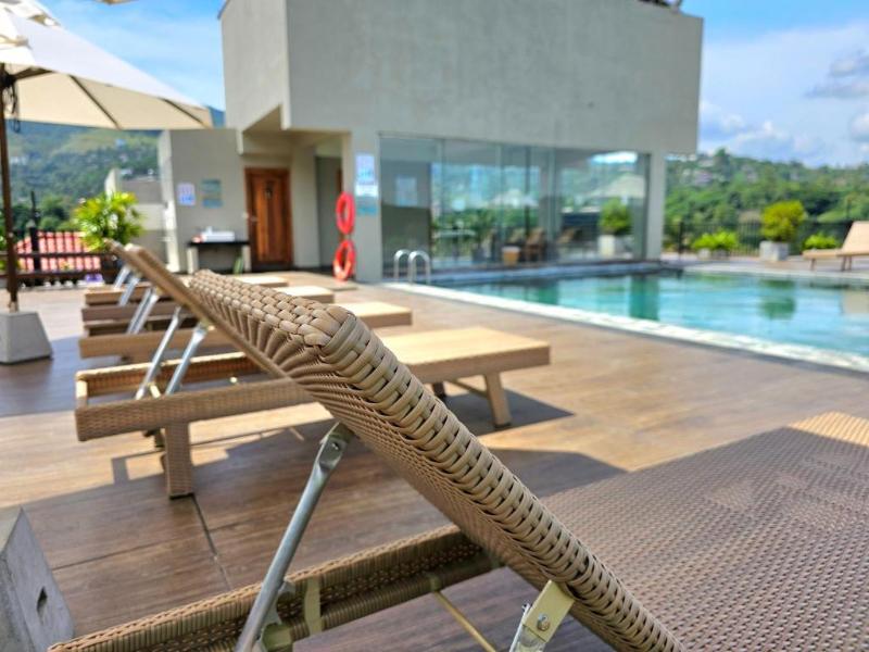 Oak Ray Regency Hotel image
