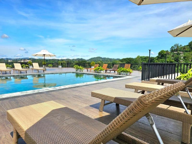 Oak Ray Regency Hotel image