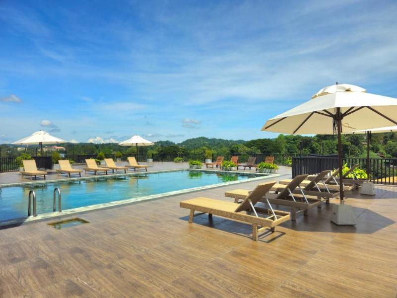 Oak Ray Regency Hotel image