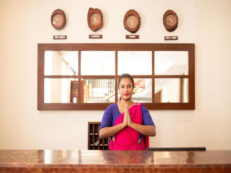 Oak Ray Regency Hotel image
