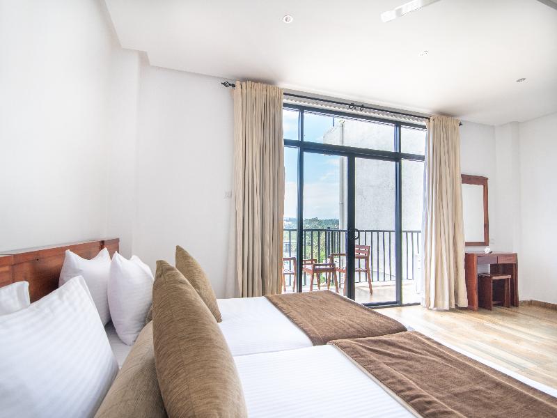 Oak Ray Regency Hotel image