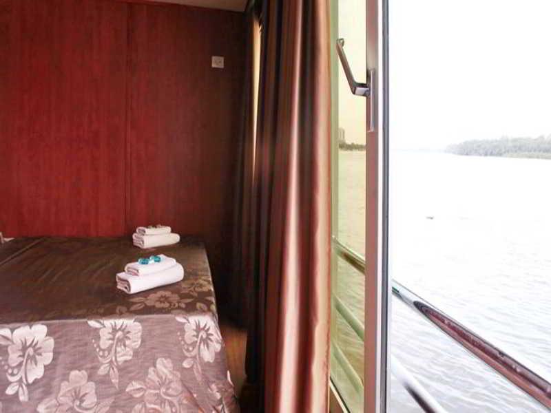 コンパス リバー シティ ボーテル