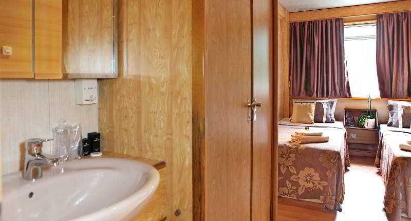 コンパス リバー シティ ボーテル