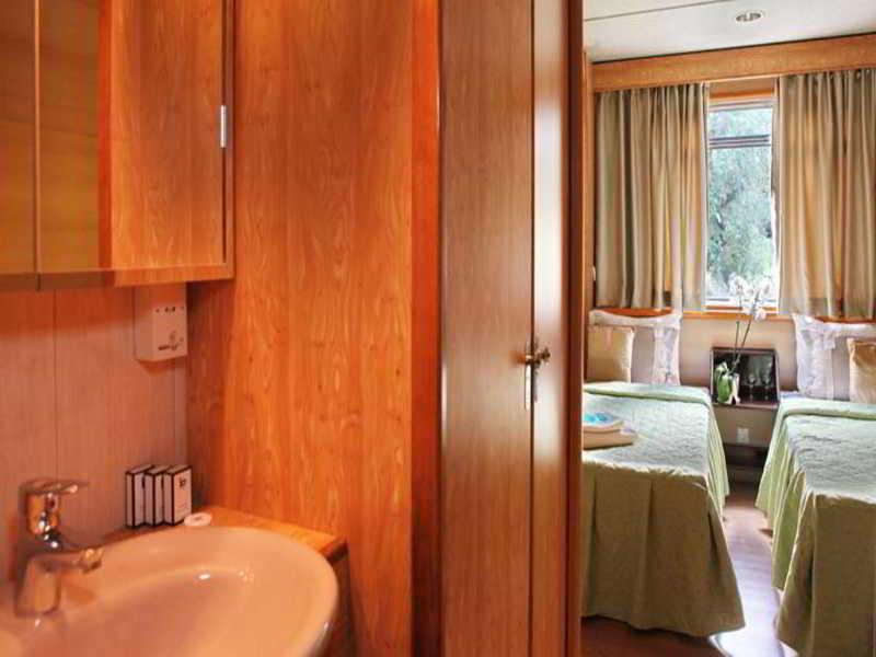 コンパス リバー シティ ボーテル