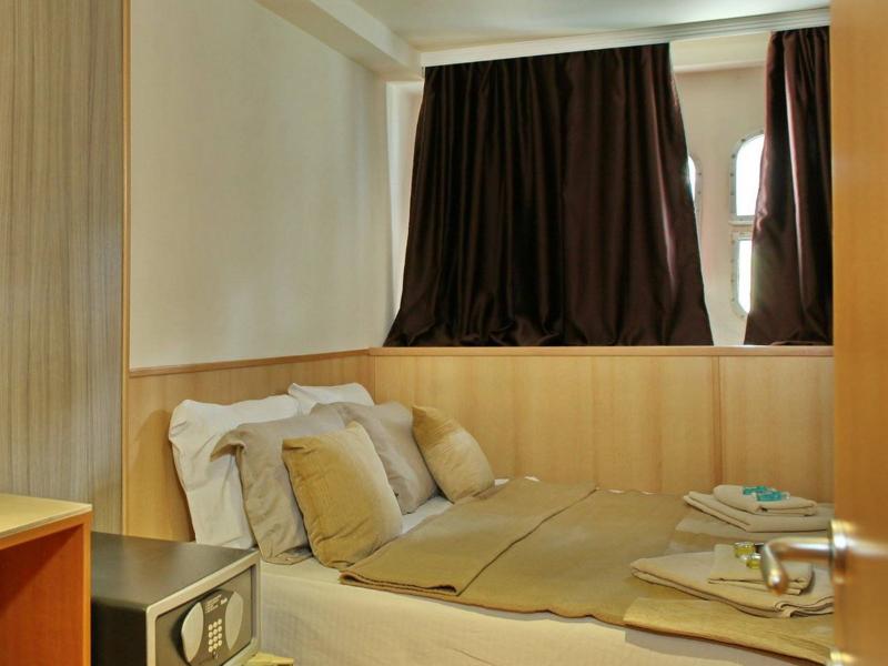 コンパス リバー シティ ボーテル