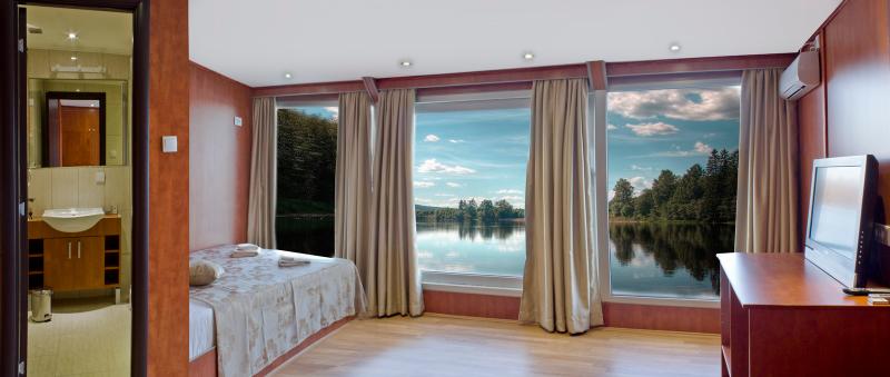 コンパス リバー シティ ボーテル