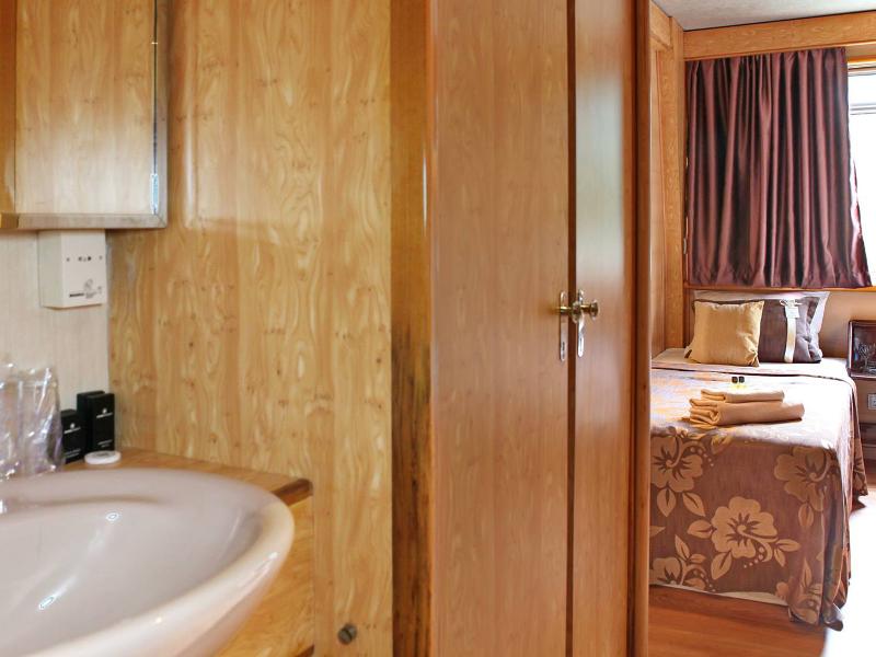 コンパス リバー シティ ボーテル