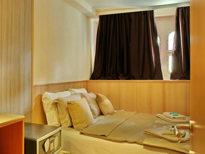 コンパス リバー シティ ボーテル