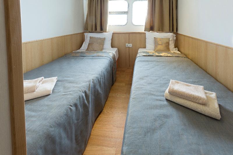 コンパス リバー シティ ボーテル