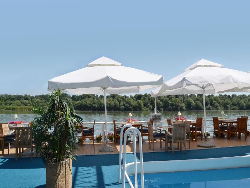 コンパス リバー シティ ボーテル