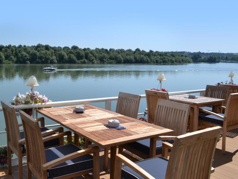 コンパス リバー シティ ボーテル